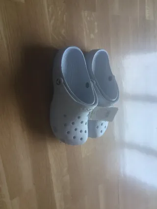 Crocs Talla 41-42  SIN ESTRENAR