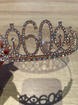 Tiara 60 años dorada