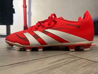 Scarpe da calcio Adidas rosse