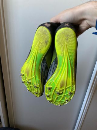 Zapatillas Brooks Clavos Atletismo Gris/Amarillo