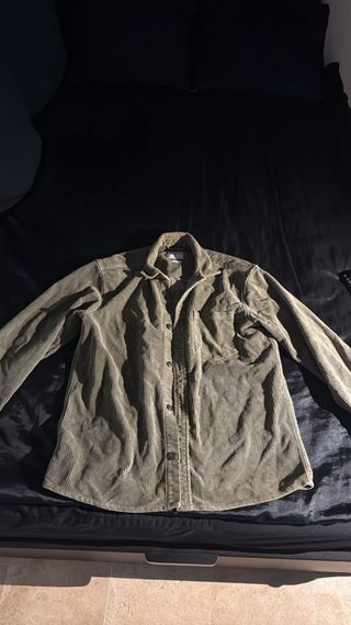 Chaqueta Zara verde oliva pana