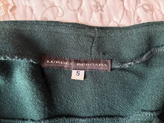 Pantalones verdes de vestir marca Lurdes Bergada