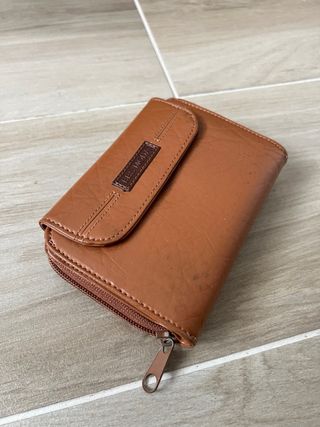Cartera Marrón múltiples compartimentos