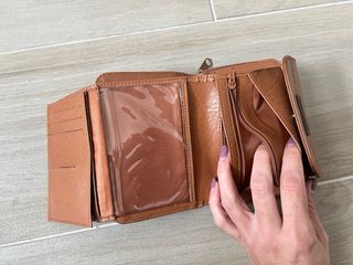 Cartera Marrón múltiples compartimentos