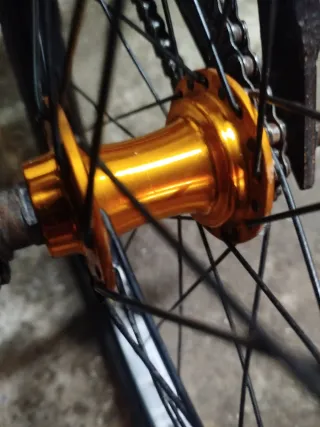 Bicicleta BMX Mongoose Legión 20 eje trasero 14mm