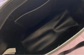 Bolso negro de cuero