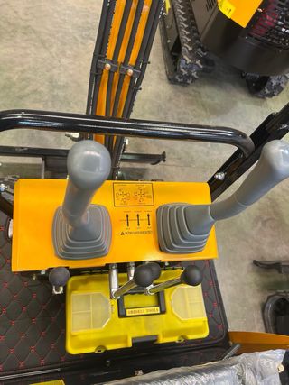 Mini excavadora 1000kg nueva