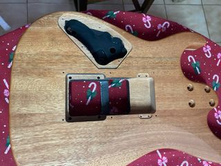 Cuerpo y mastil de guitarra cort KX 700 evertune