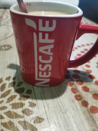 Taza Nescafé Roja
