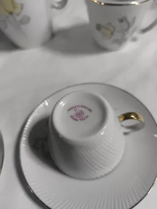 Juego de café porcelana oro y blanco y flores