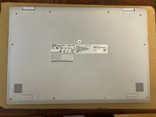 Portátil ASUS Plata y Negro