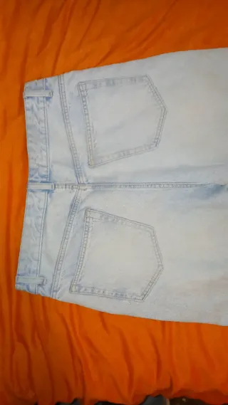 Pantalón vaquero azul claro