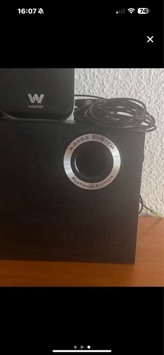 Altavoces Woxter negros