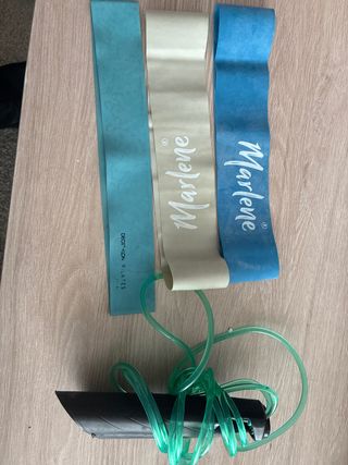 Bandas elásticas y comba para ejercicio