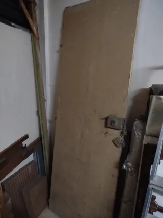 Puerta madera con marco