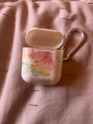 Funda AirPods Diseño Acuarela con Mosquetón