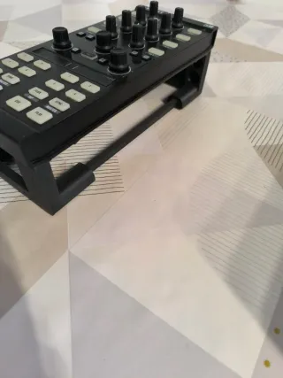 Soporte para Traktor Kontrol X1