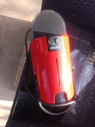 Cafetera Nespresso Roja para Piezas