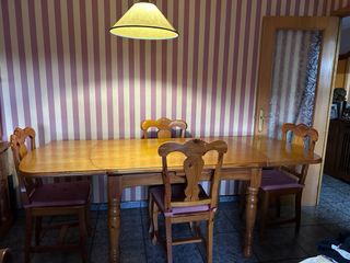 Mesa de comedor extensible de pino con 4 sillas
