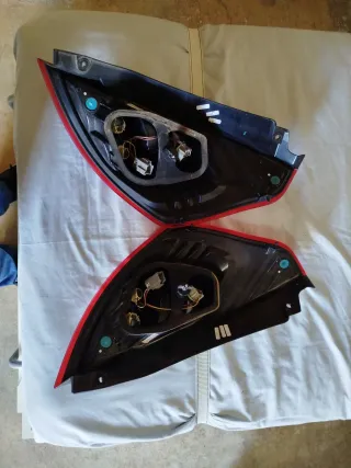 Pilotos Traseros Ford Fiesta MK7