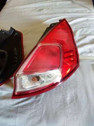 Pilotos Traseros Ford Fiesta MK7