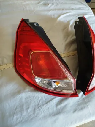 Pilotos Traseros Ford Fiesta MK7