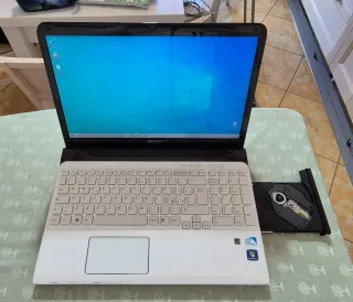 Sony VAIO Notebook Bianco