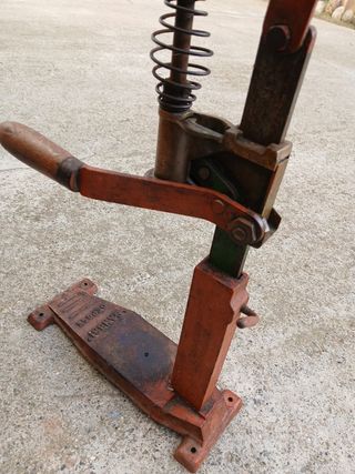 Corchadora Sanbri Antigua encorchador