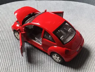 Volkswagen New Beetle Burago 1/24 Rojo