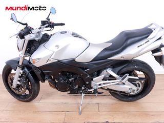 SUZUKI GSR 600
