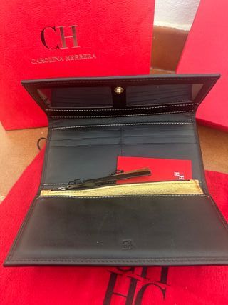 Billetera CH Beige y Dorada Flores