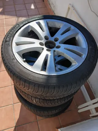 Llantas 17 pulgadas Mercedes, solo llantas sin cub