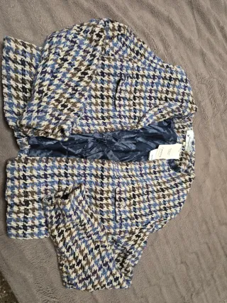 Blazer Mango con etiqueta puesta. Super chula