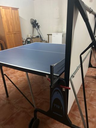 Mesa de ping pong plegable azul