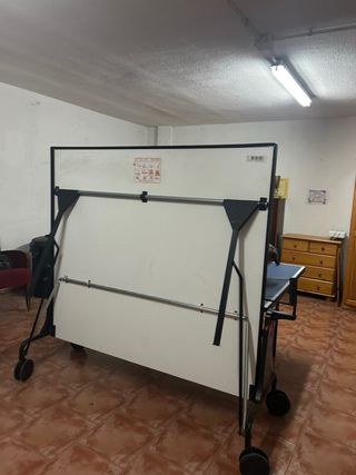 Mesa de ping pong plegable azul