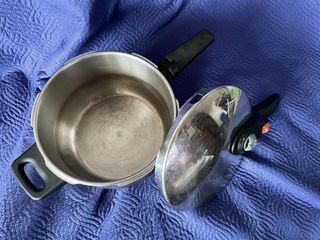 Olla Express 6L Metal y Plástico