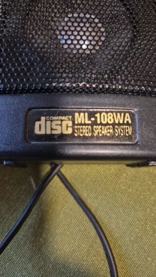 Altavoces pequeños Disc ML-108WA negros
