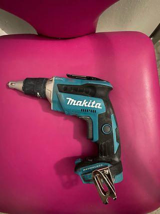 Atornilladora Makita DFS452
