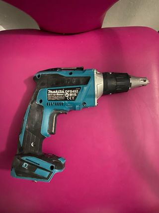 Atornilladora Makita DFS452