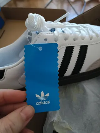 Adidas Samba Vegan Beige/Blanco.