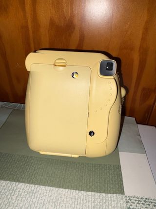 Cámara Fujifilm Instax Mini 8 Amarilla