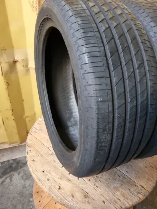 Se vende 2 Neumáticos en perfecto estado