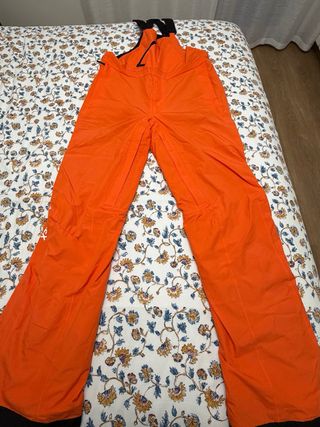 Kit Esquí: Casco, Gafas, Guantes y Ropa