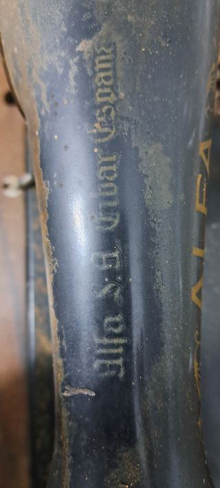 MÁQUINA COSER ANTIGUA ALFA