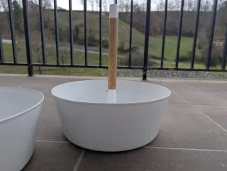 Maceteros colgantes Ikea madera y metal