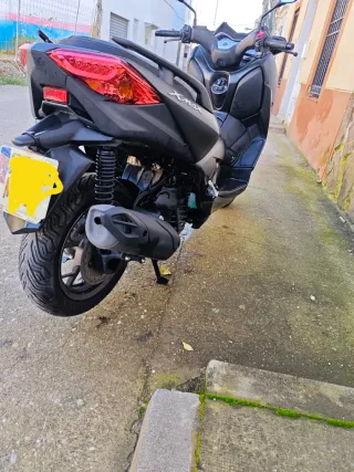 Yamaha X-max 125