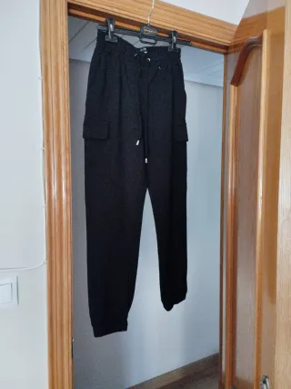 Pantalón jogger Amisu negro