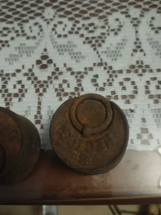 Pesas antiguas de hierro con anilla 5 unidades