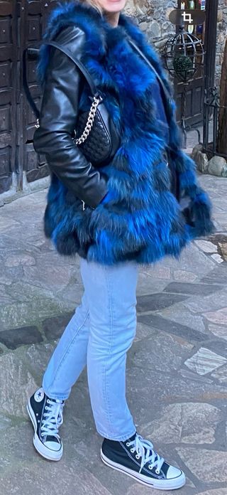 Chaleco ( bdba )de pelo azul y negro