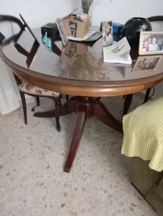 Mesa de comedor de caoba y cristal